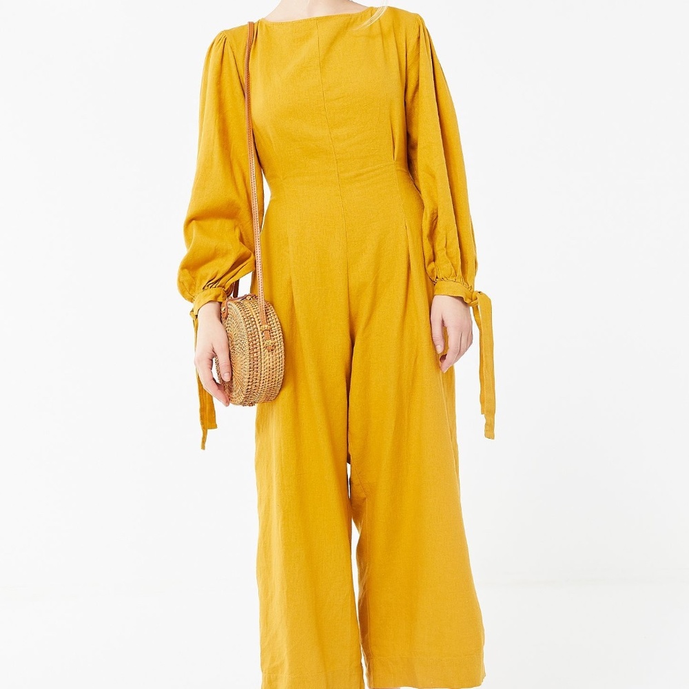 UO Catherine Linen Pleated Balloon Sleeve Jumpsuit